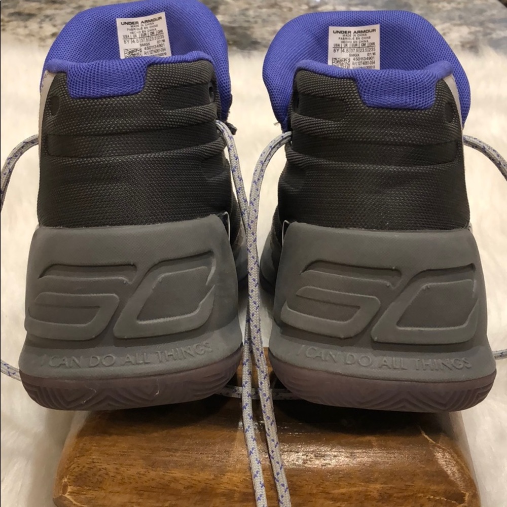 NWOB Underarmour Curry Basketball sneakers - Picture 5 of 6